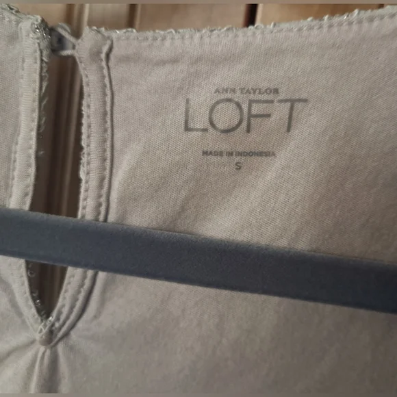 LOFT Lined Lace Overlay Shell Tank Blouse Taupe Gray with Silver accents sz S - Picture 2 of 5